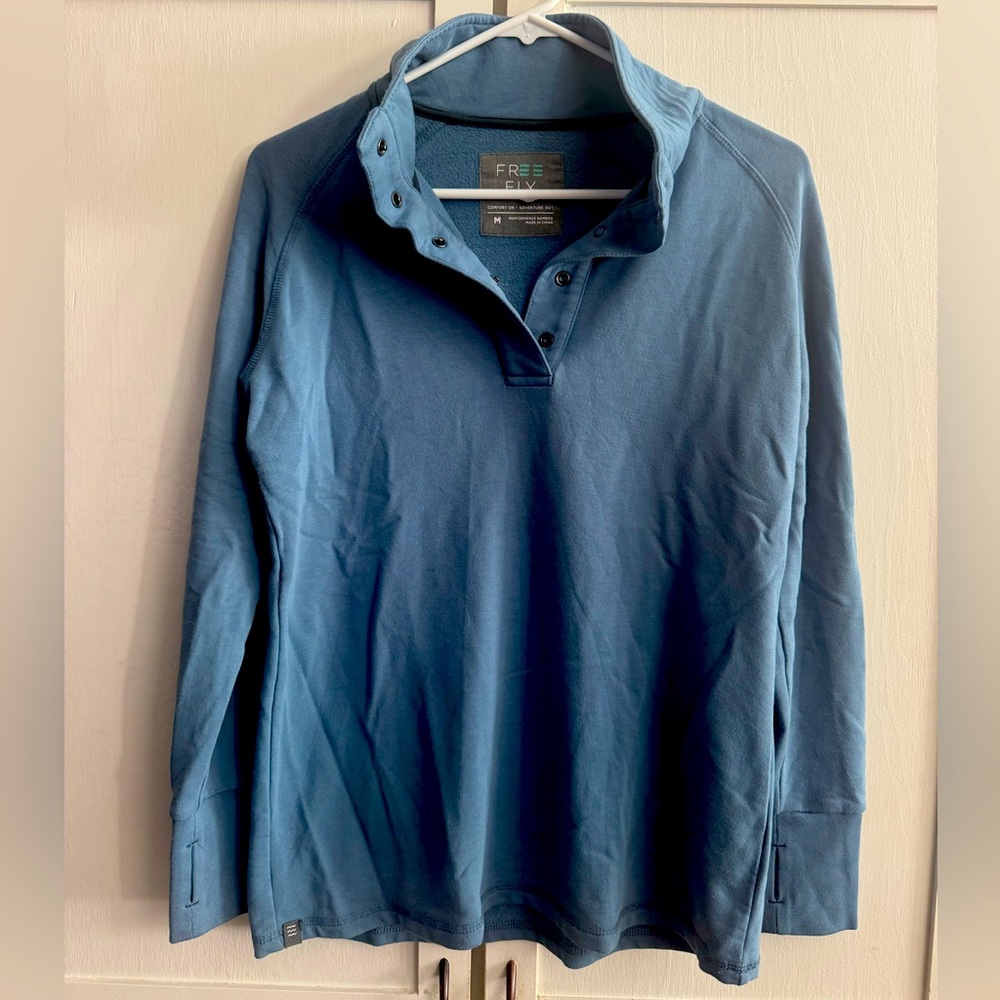 Free Fly Women’s Medium Blue Quarter Zip (Snap)